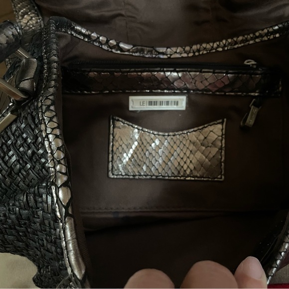 Gorgeous and unique metallic Calvin Klein shoulder bag - Picture 5 of 5